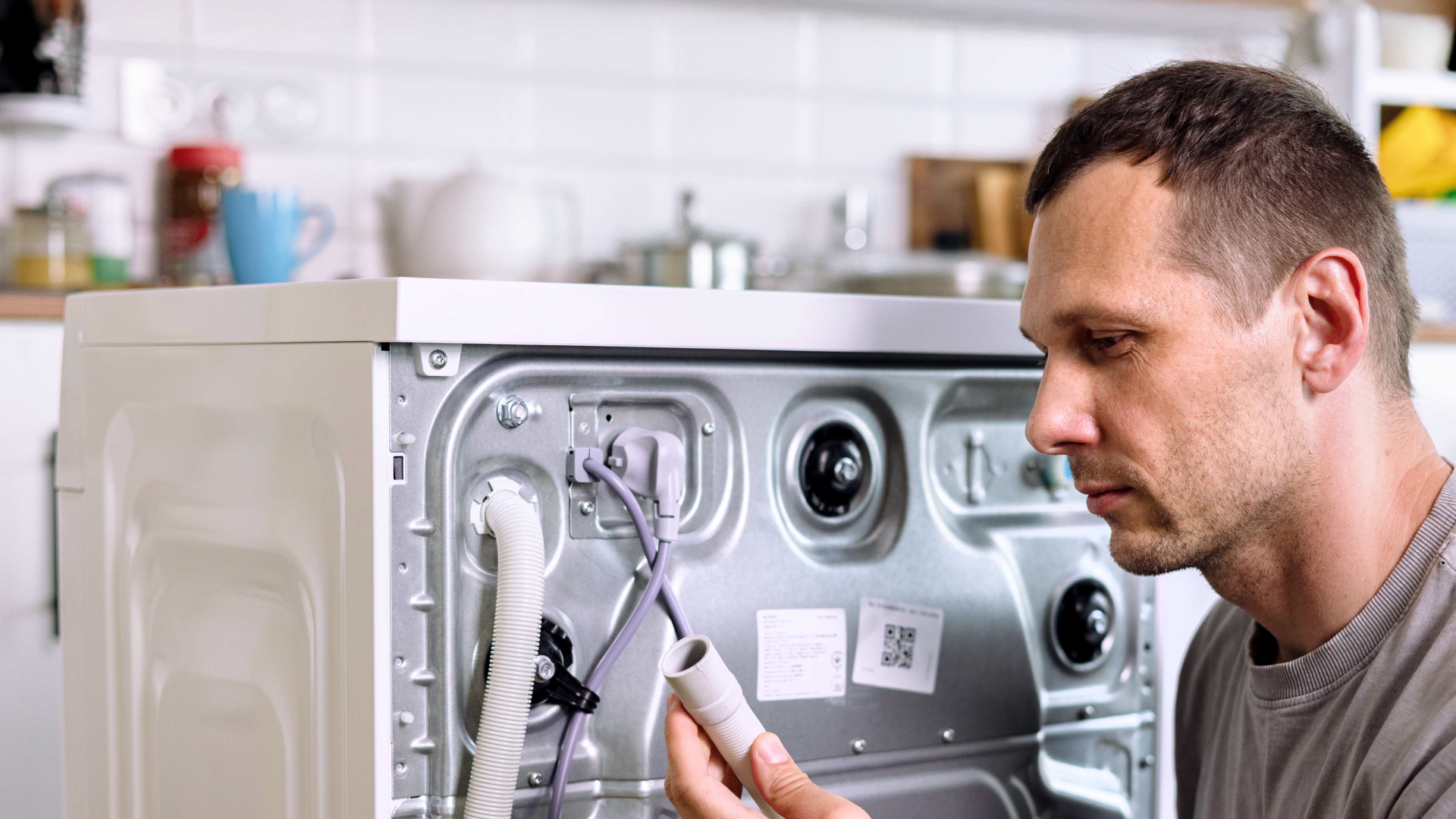 Video: Defekte Waschmaschine? So sparst du Geld