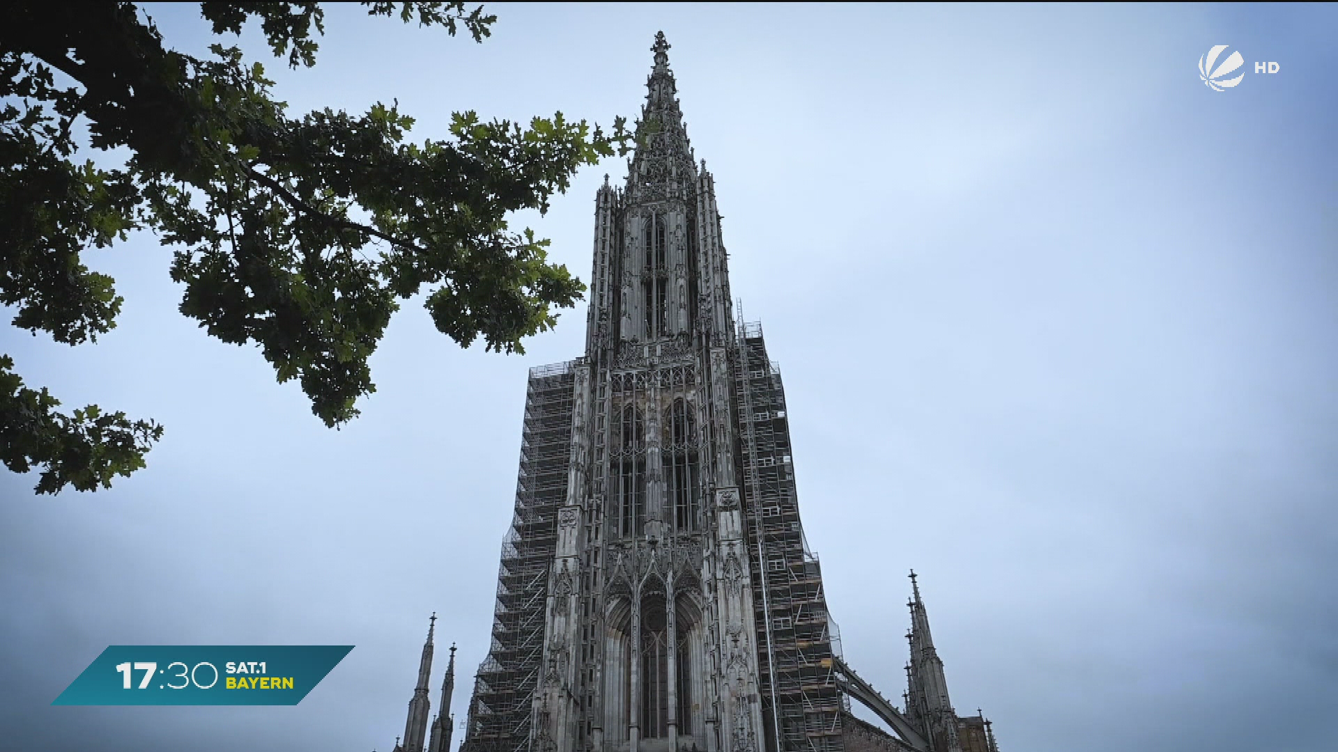 Video: Titel futsch: Ulmer Münster nur noch zweithöchster Kirchturm der Welt