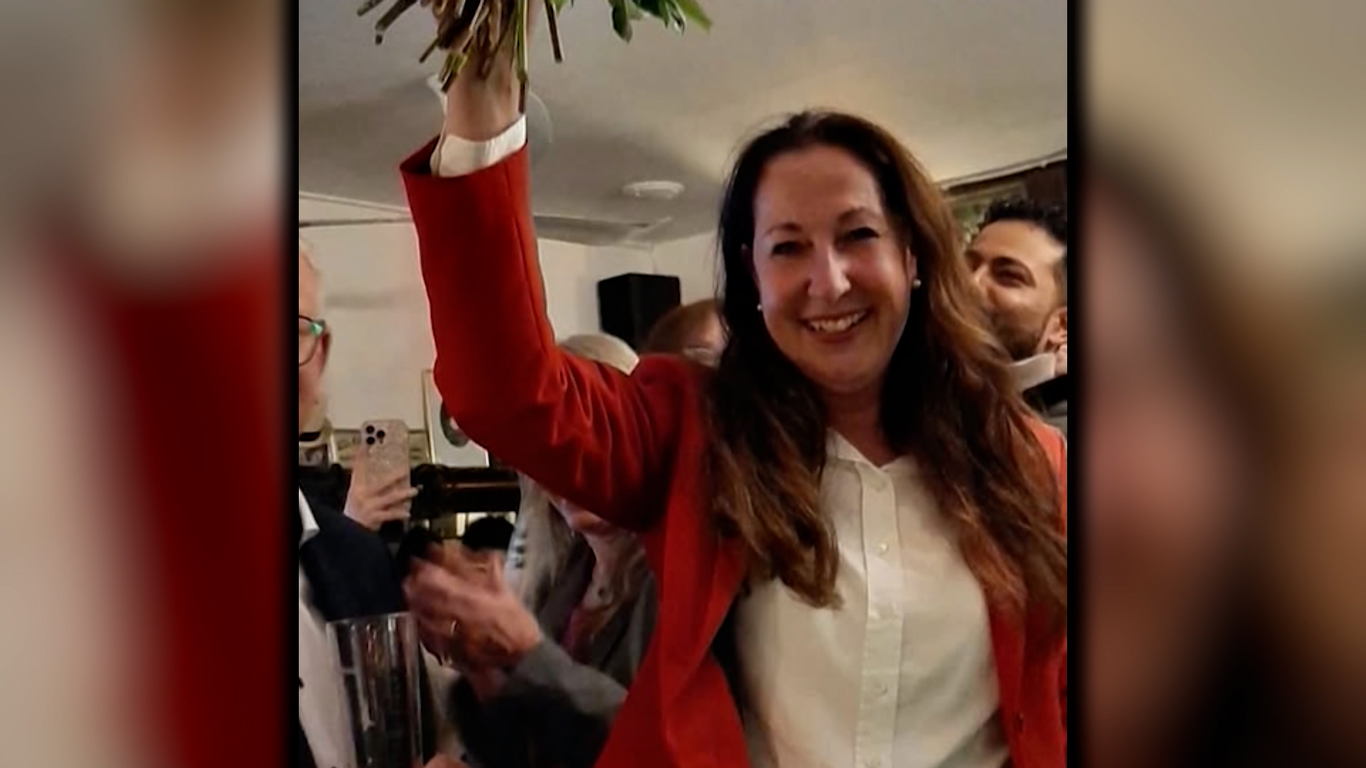 Video: Bürgermeisterin Stalzer nach Messerangriff vereidigt