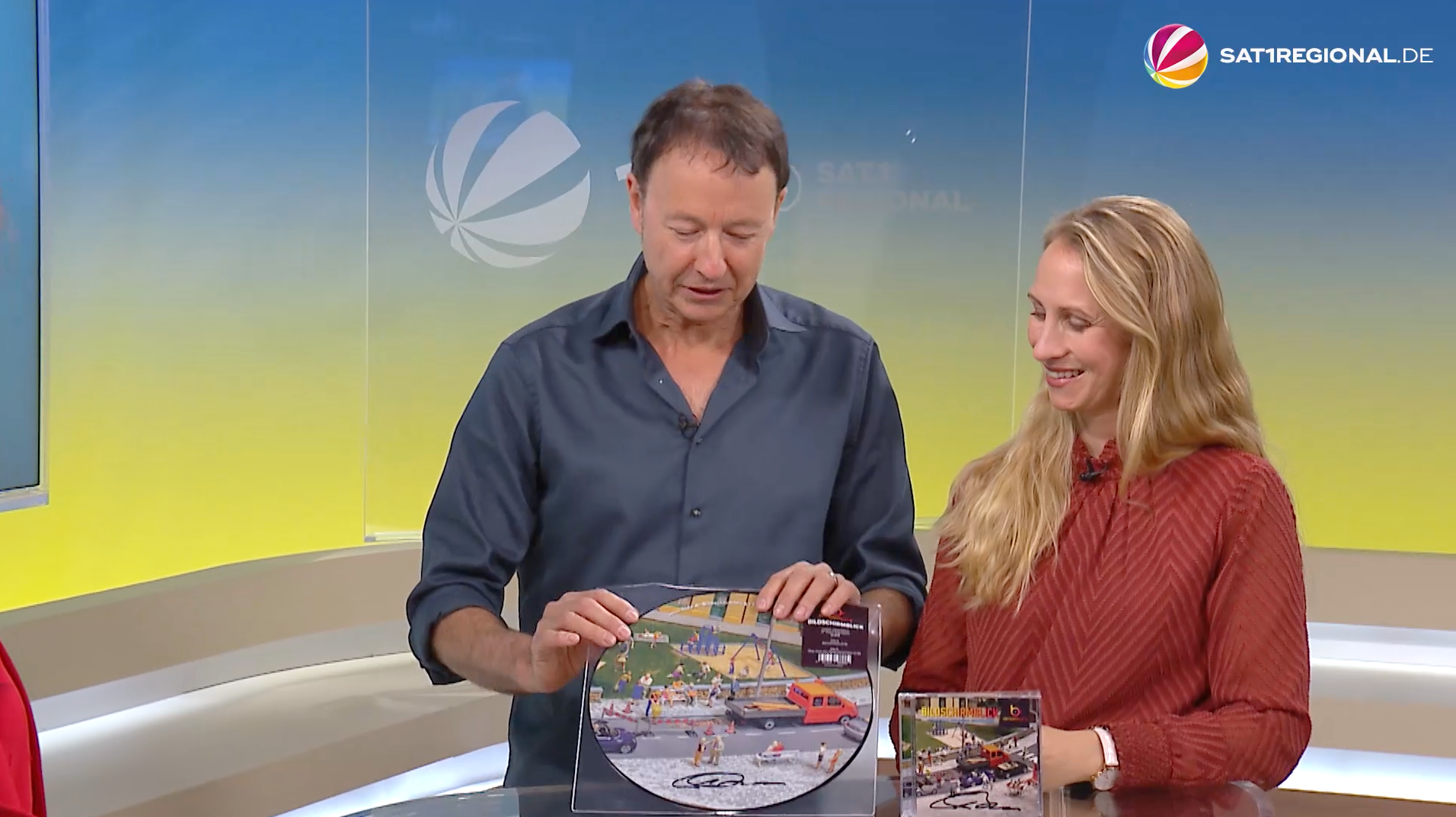 Video: Song gegen Handysucht: Miniatur-Wunderland-Gründer mit Botschaft