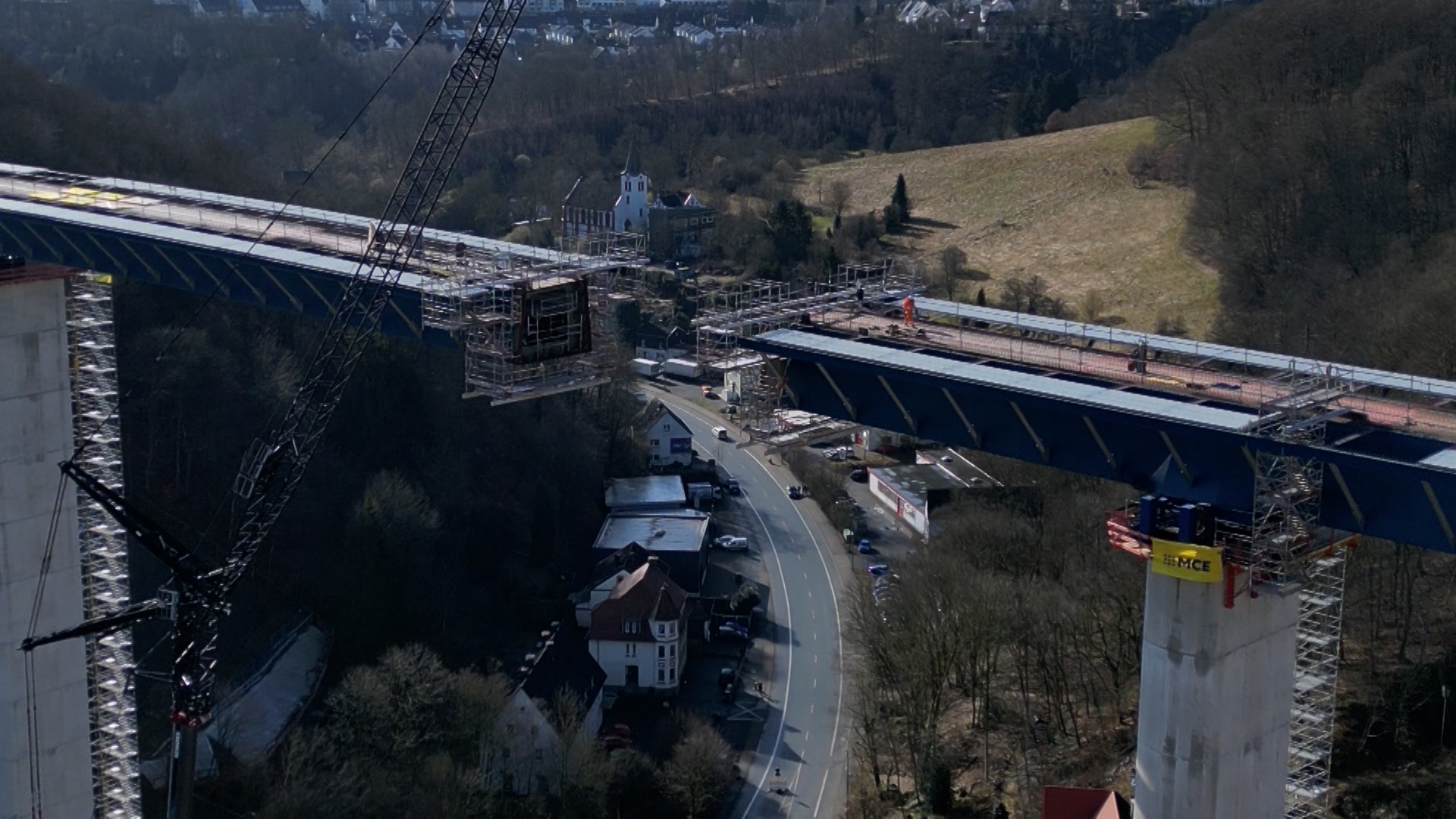 Video: Verkehr über Rahmedetalbrücke im Dezember