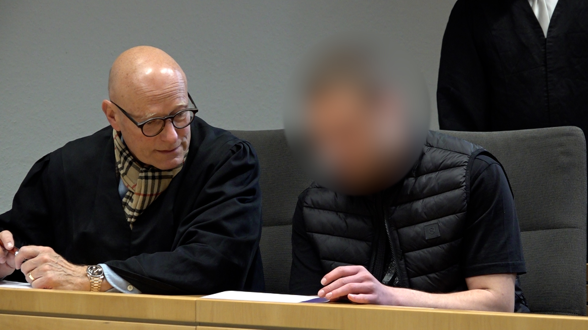 Video: Prozessauftakt nach Messerangriff in Hatingen