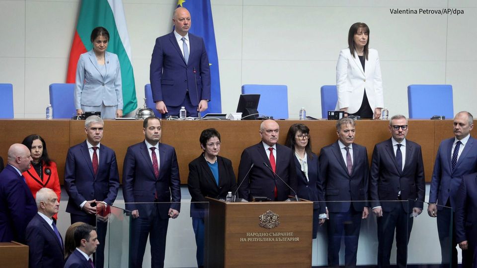Massenproteste: Bulgariens Regierung tritt zurück