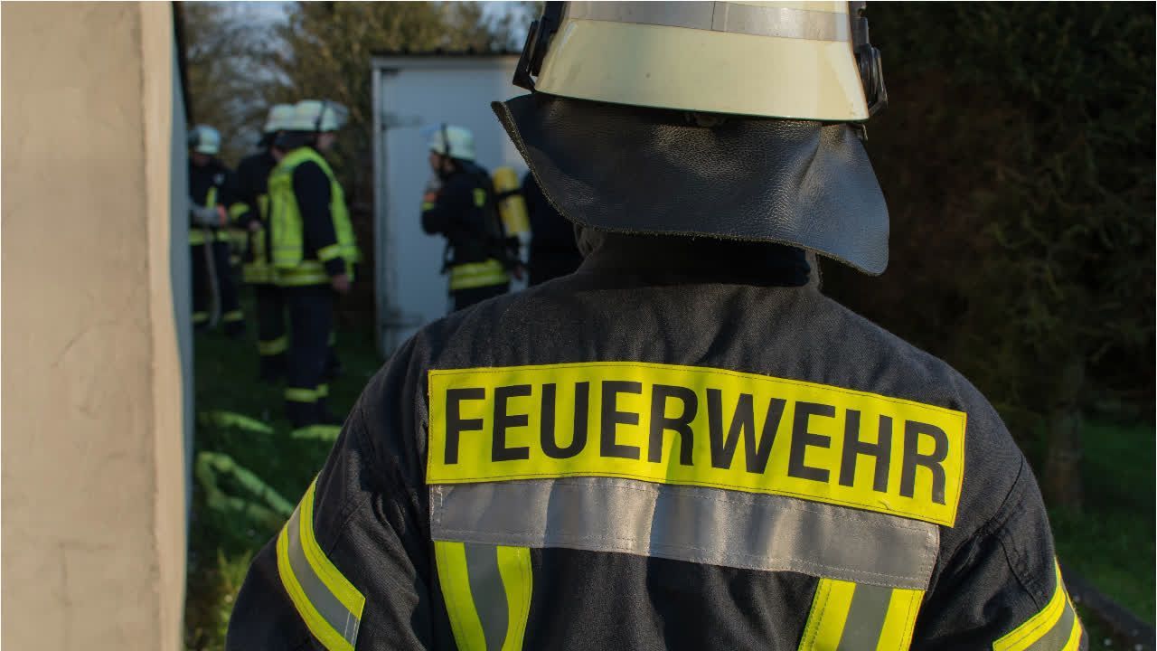 Video: Feuerwehr: Was ist der Unterschied zwischen freiwillig und beruflich?