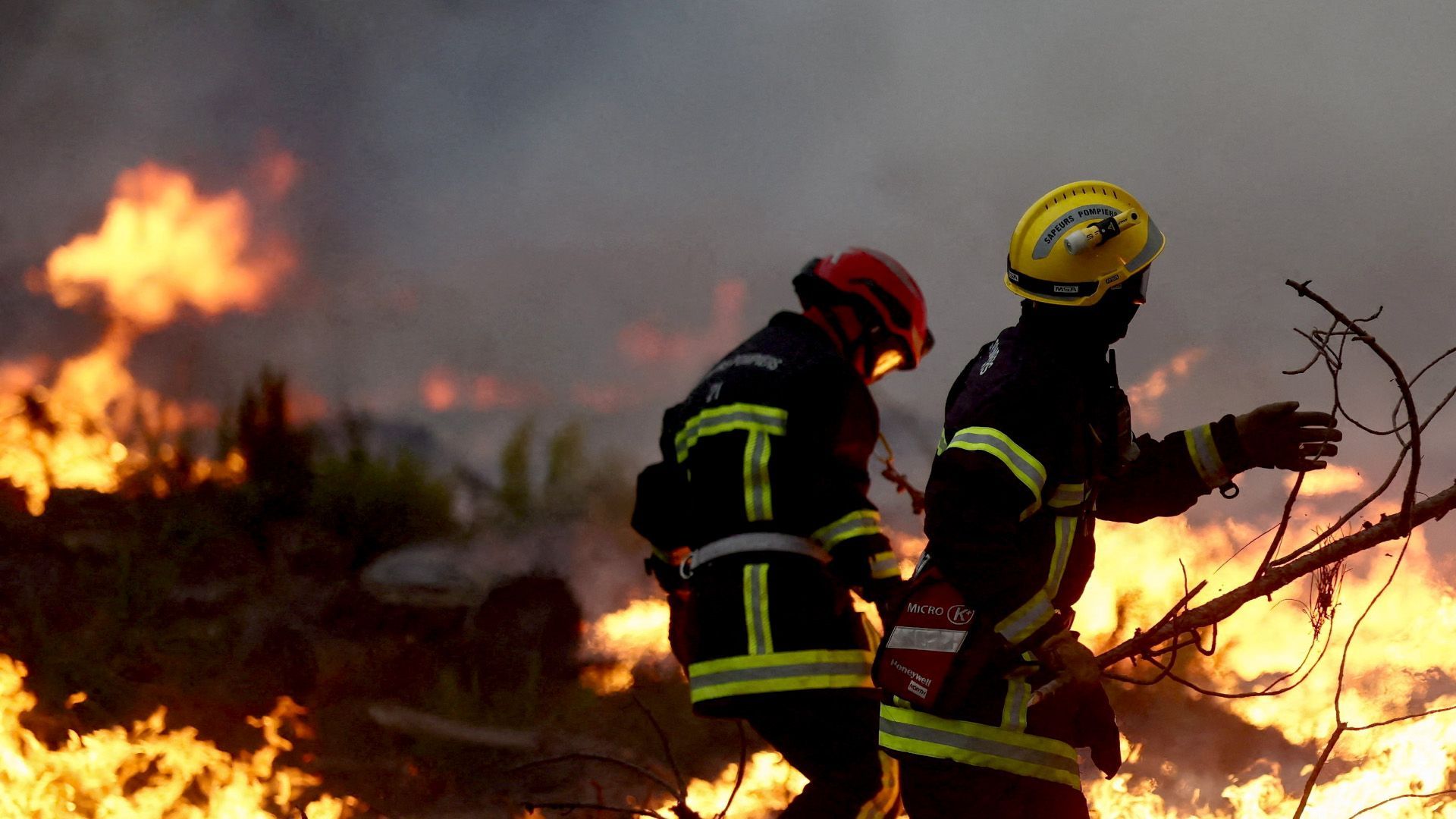 Video: Feuersbrunst in Frankreich und Spanien