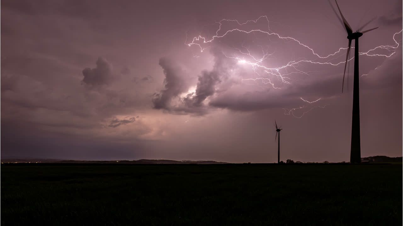 Video: Kräftige Gewitter und Sturmböen nach Hitze erwartet
