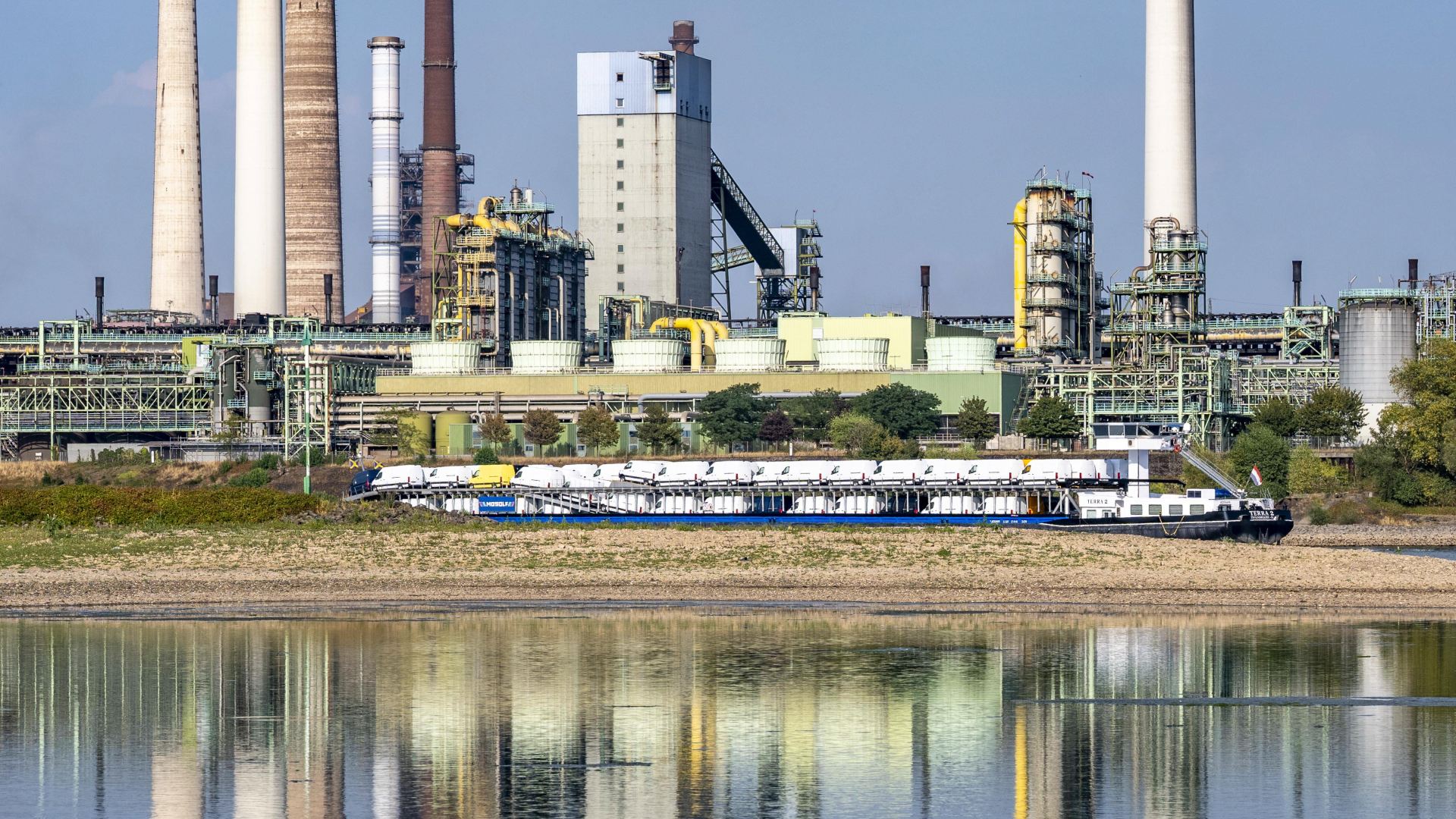 Video: Niedrigwasser bremst Wirtschaftswachstum