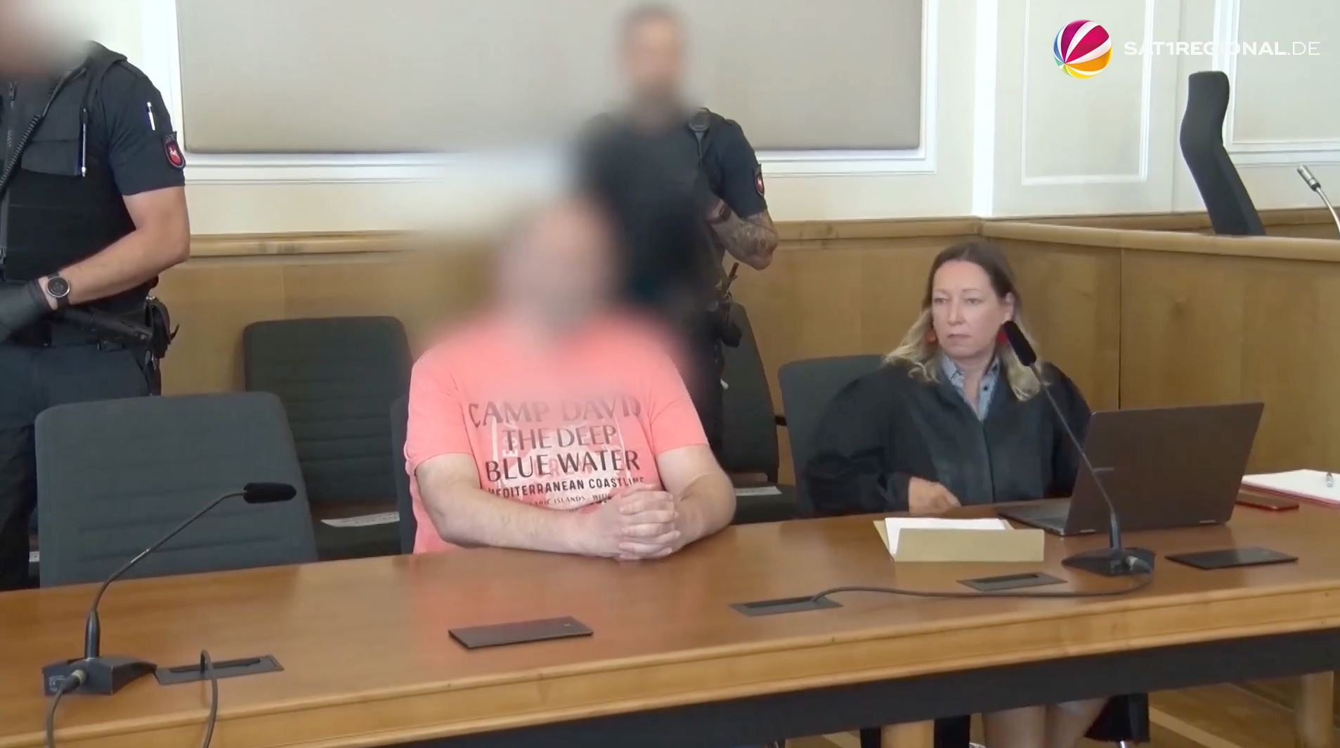 Video: Dreifachmutter in Wallenhorst getötet: Angeklagter Ehemann schweigt vor Gericht