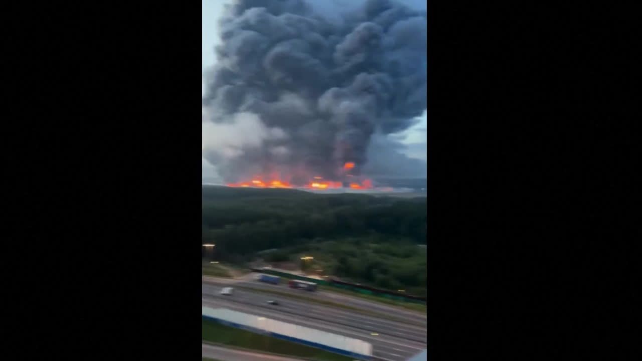 Video: Gigantischer Brand vor den Toren Moskaus