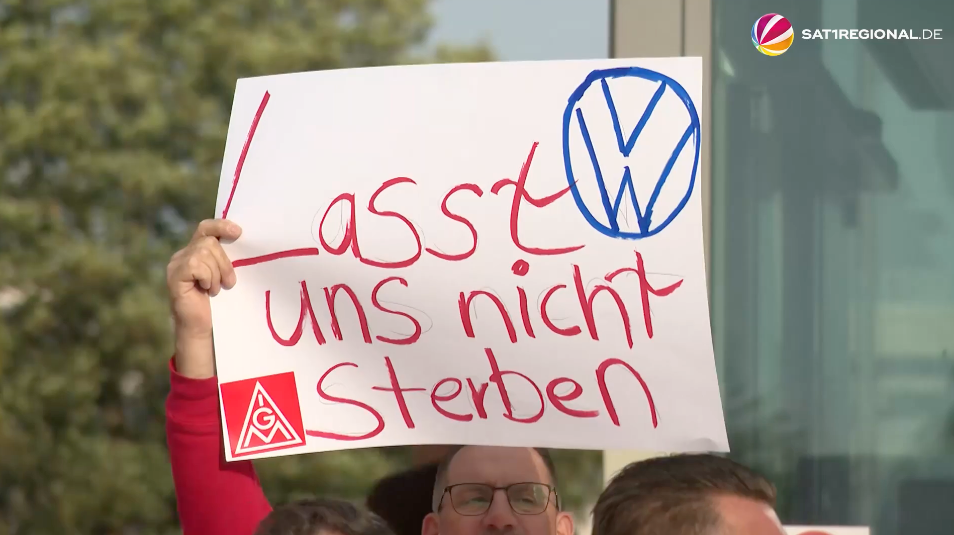 Video: VW-Sparkurs: Zukunft von Emdener Werk offen