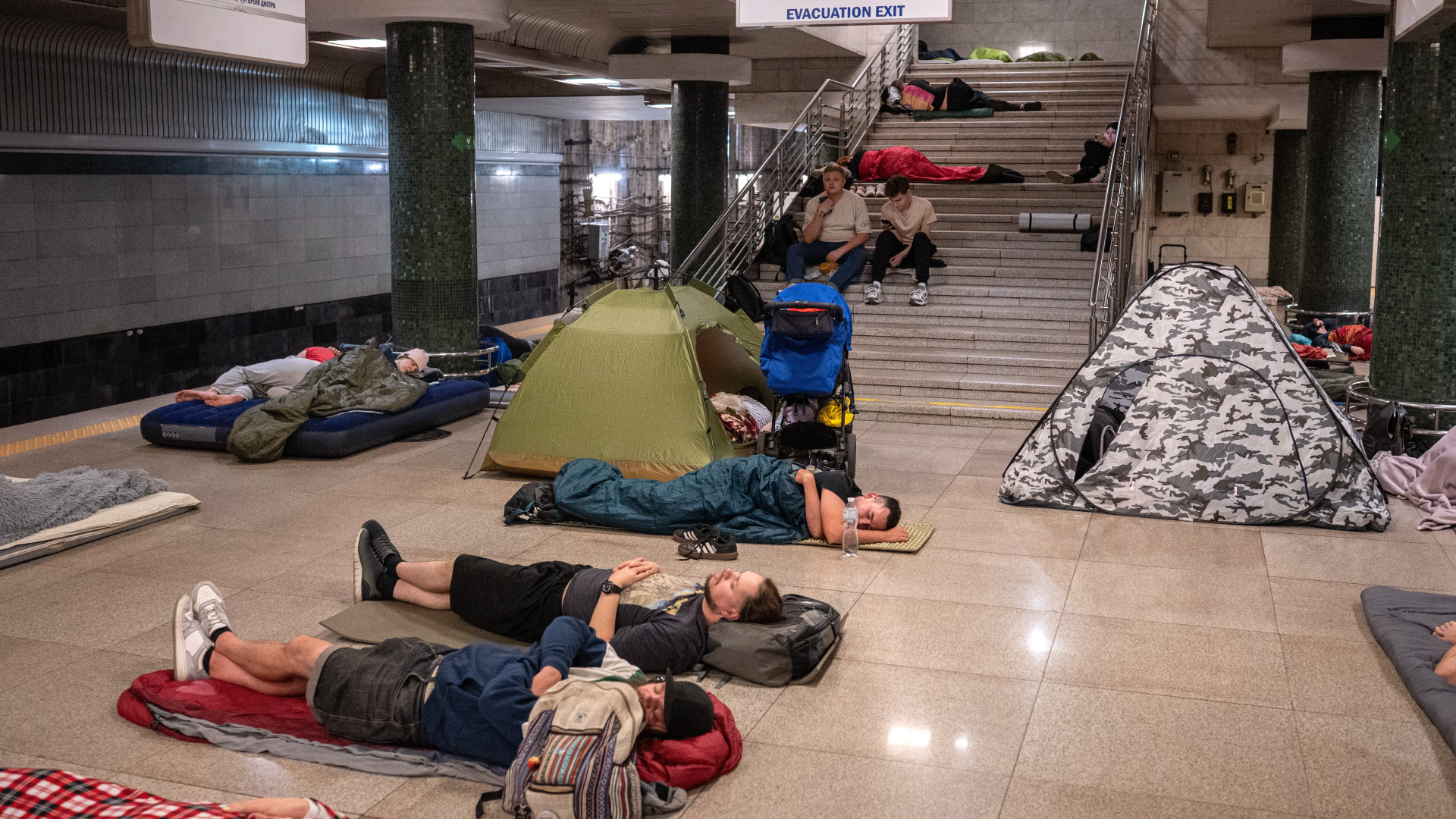 Video: Schulstart in der Ukraine unter Luftalarm
