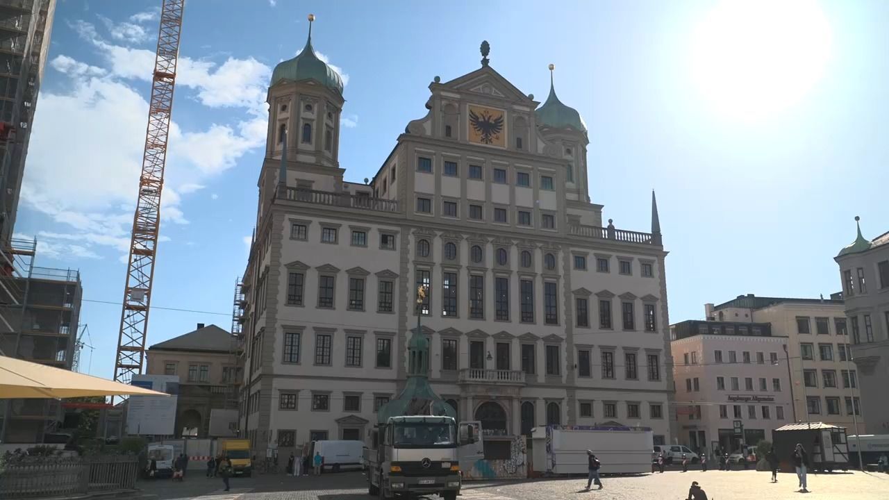 Video: Zweijährige Sanierung: Augsburger Rathaus wieder eröffnet