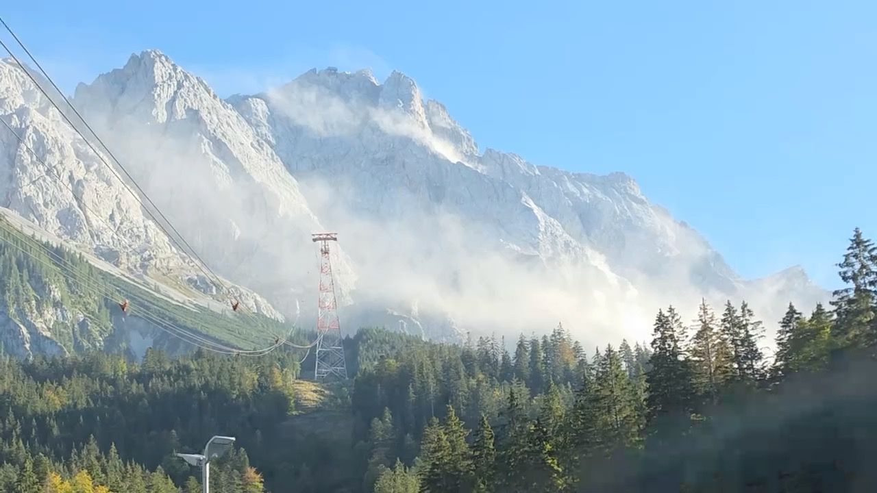 Video: Felssturz an der Zugspitze: Staubwolke kilometerweit sichtbar