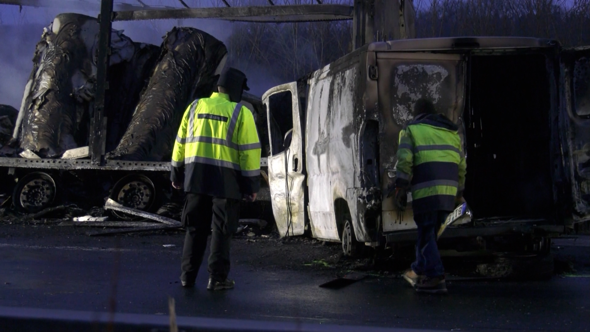 Video: LKW-Unfall fordert 3 Todesopfer auf A44