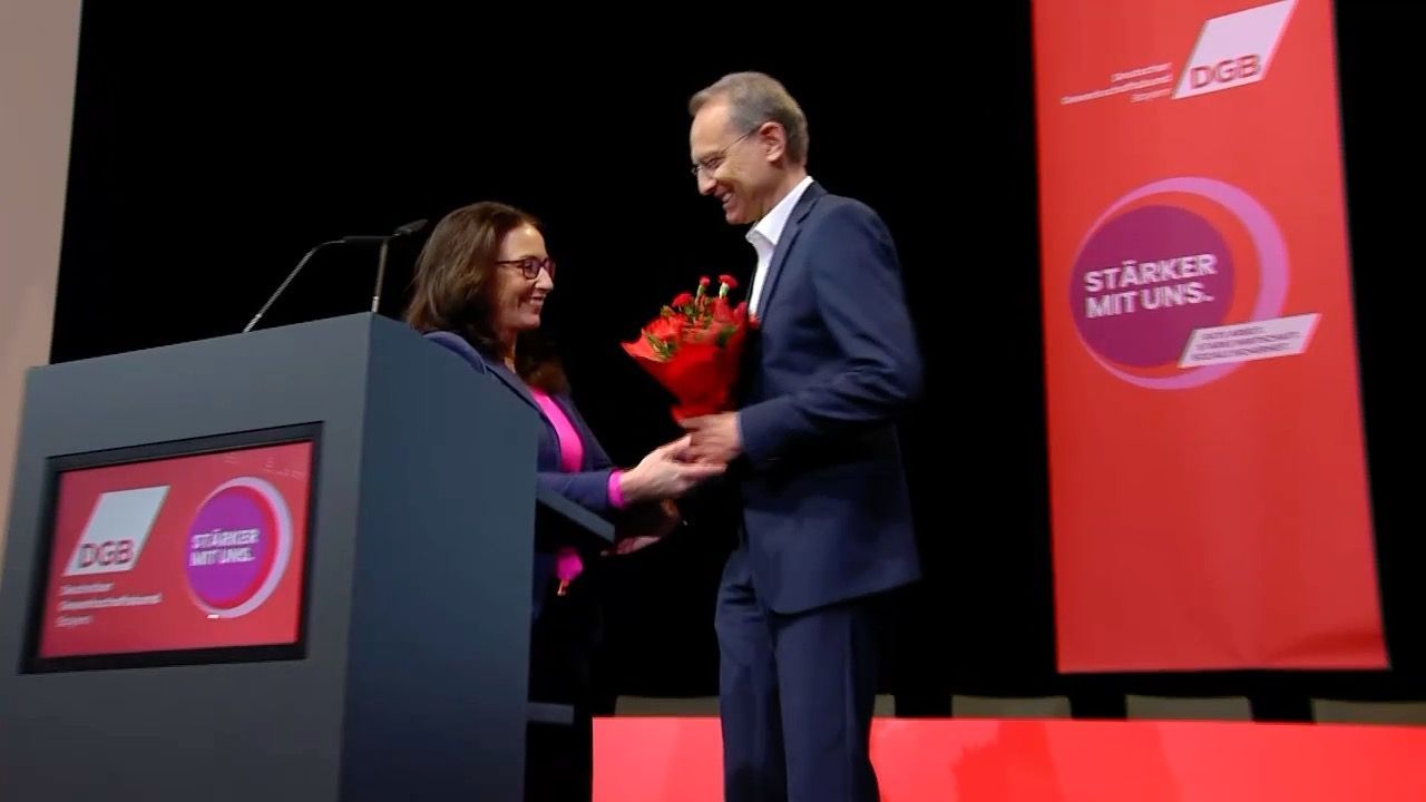 Video: Bernhard Stiedl im Amt bestätigt: DGB-Chef rechnet mit Politik ab