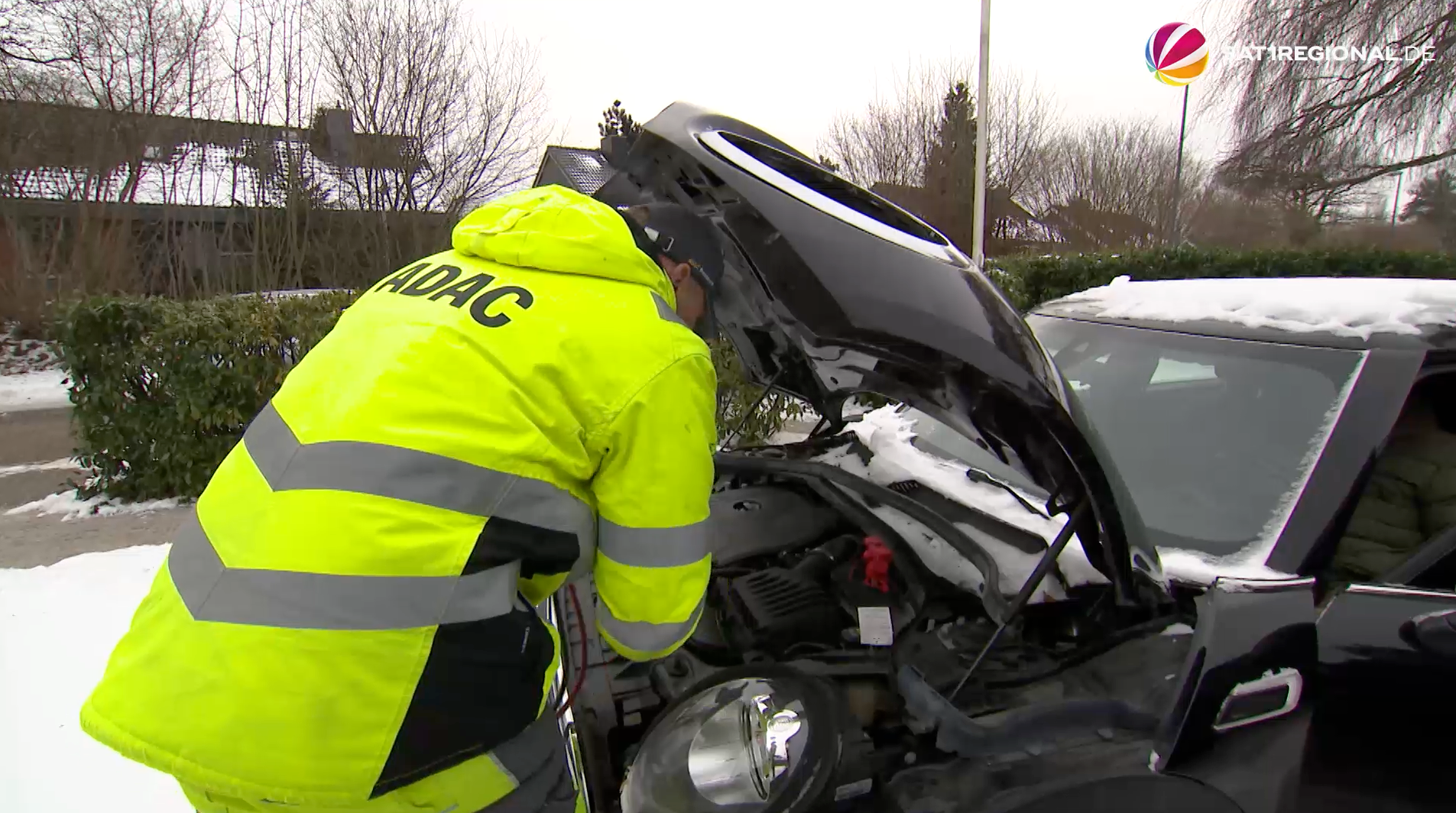 Video: Autobatterien durch Kälte leer: ADAC-Pannendienst im Dauereinsatz