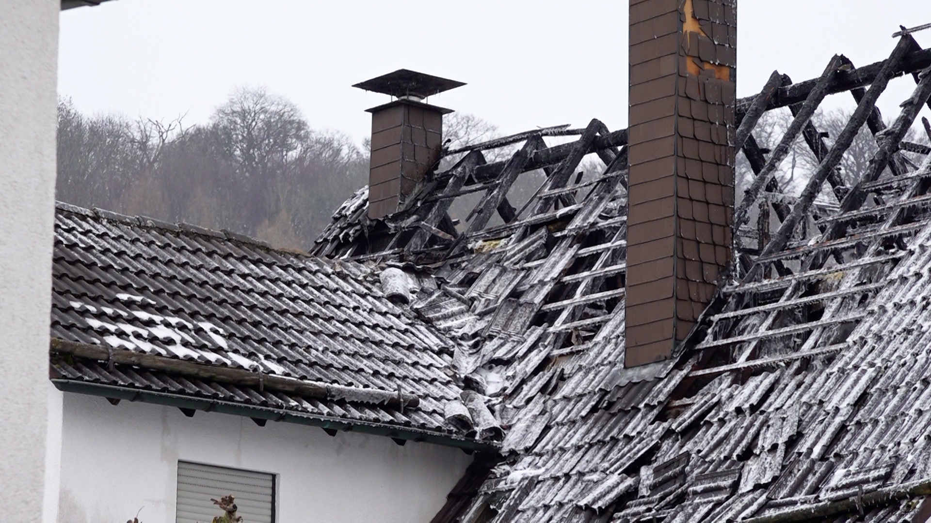 Video: Haus in Brilon brennt komplett nieder