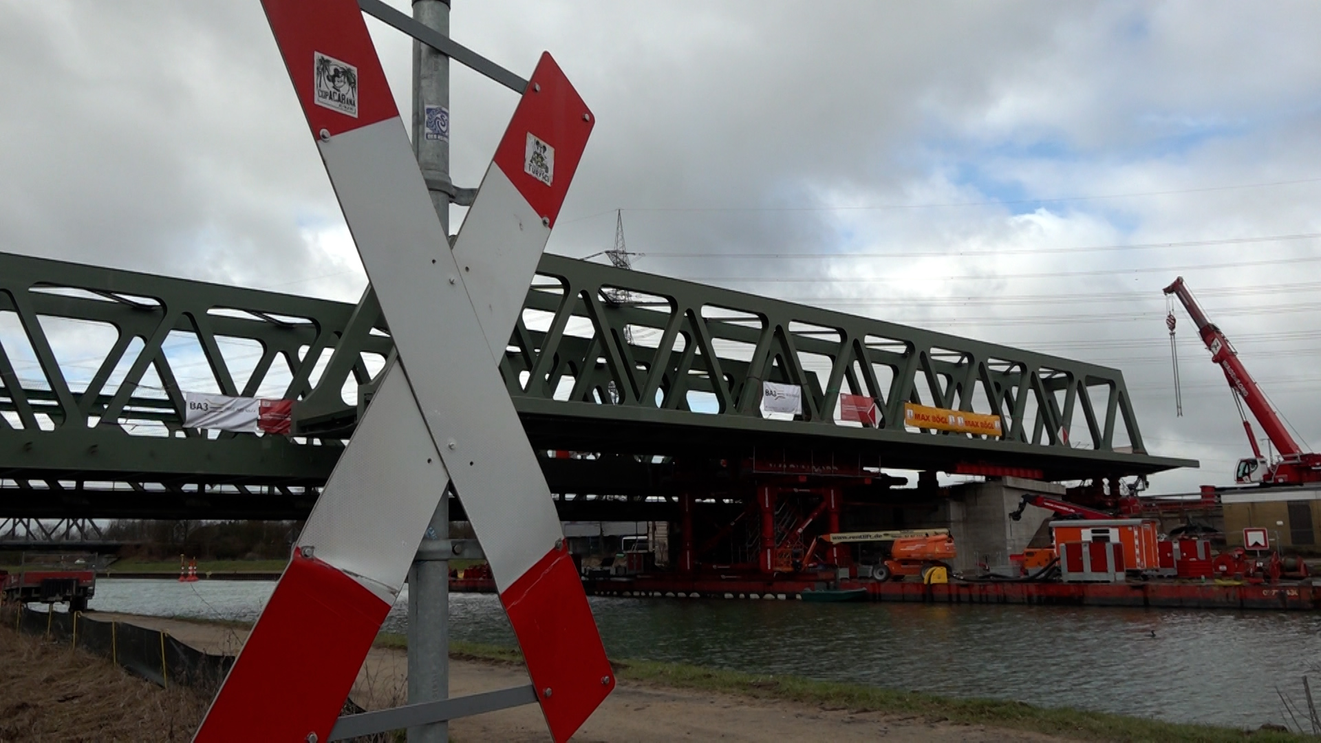Video: Neue Bahnbrücke über Wesel-Datteln-Kanal