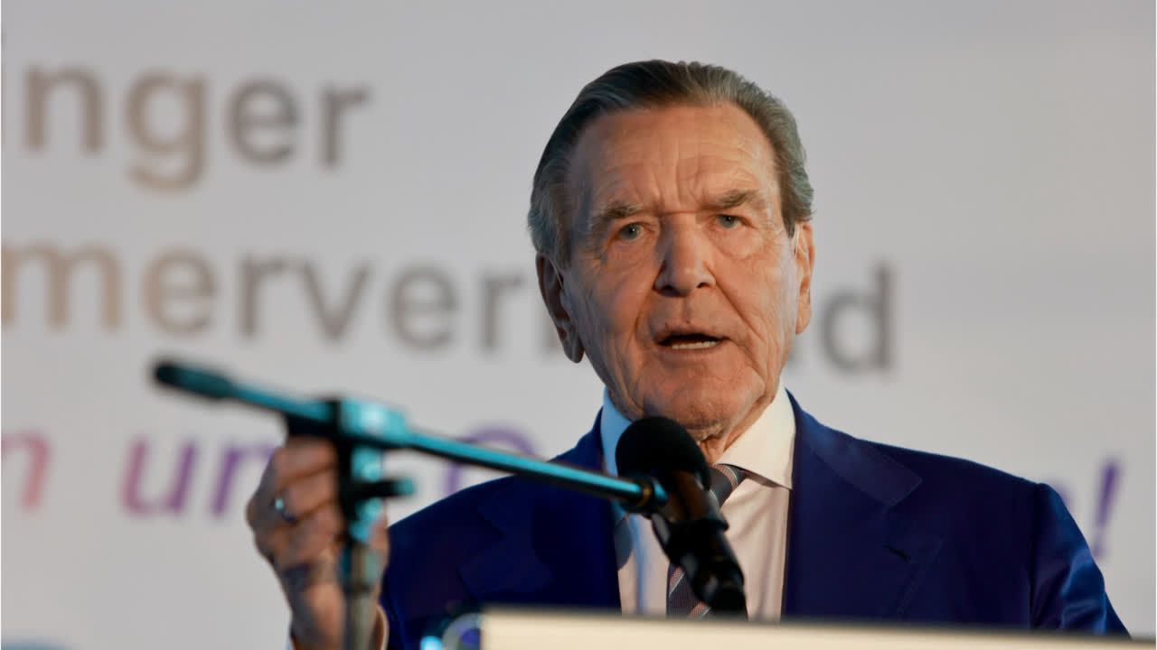 Video: Olympia-Zoff zwischen Steinmeier und Schröder
