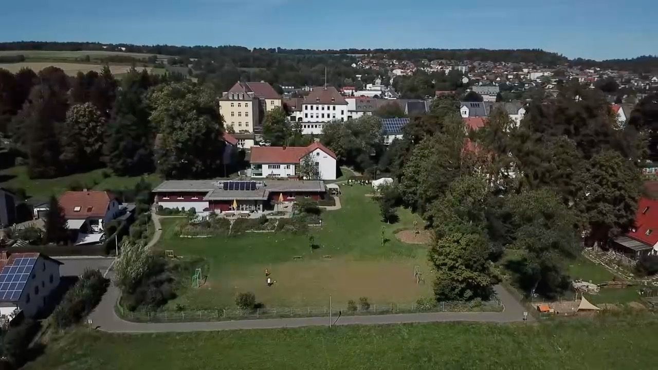 Video: Missbrauch im Kinderheim: Heimleiter aus Wunsiedel in Haft