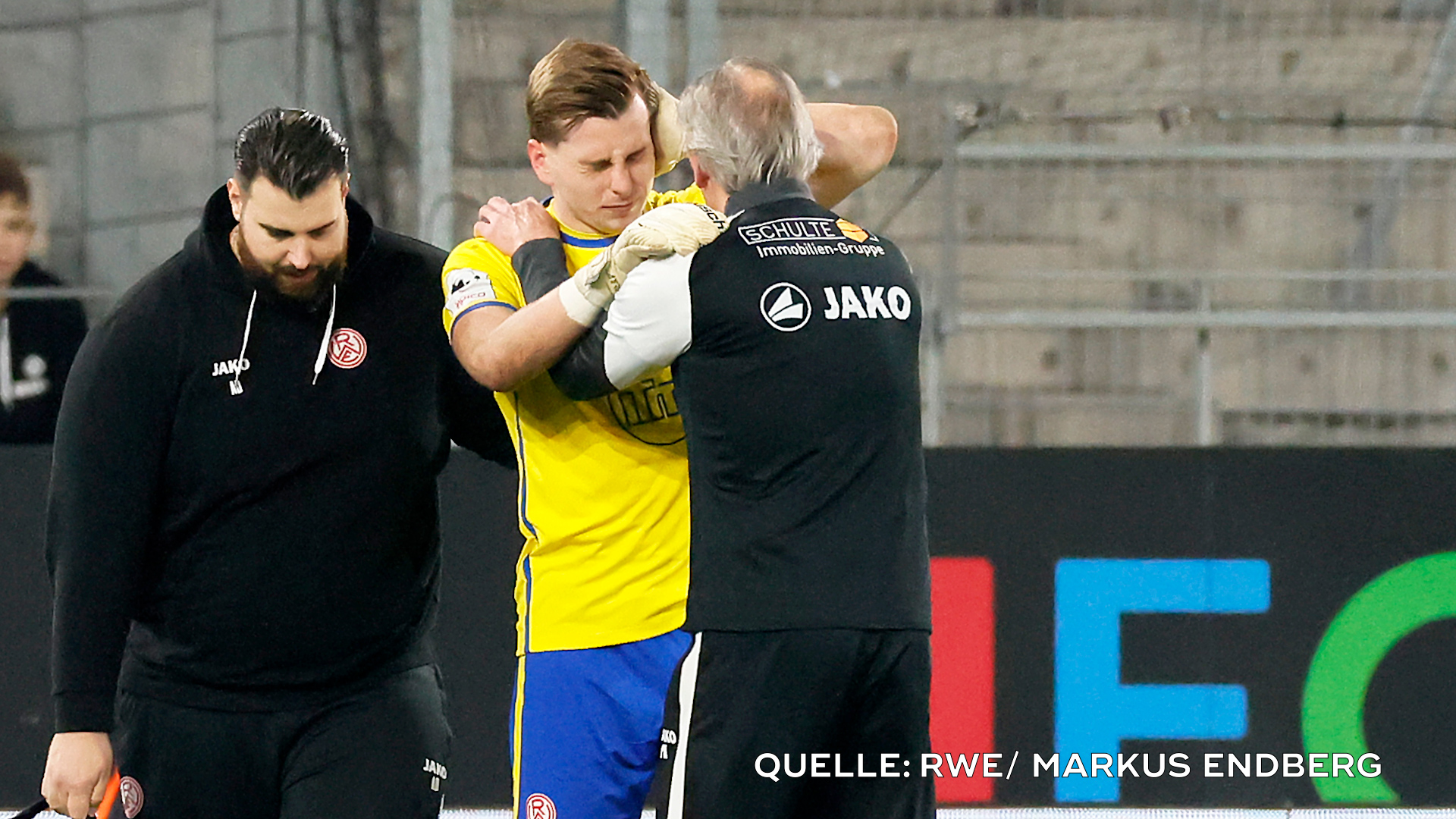 Video: Böller verletzt Torwart in Essen