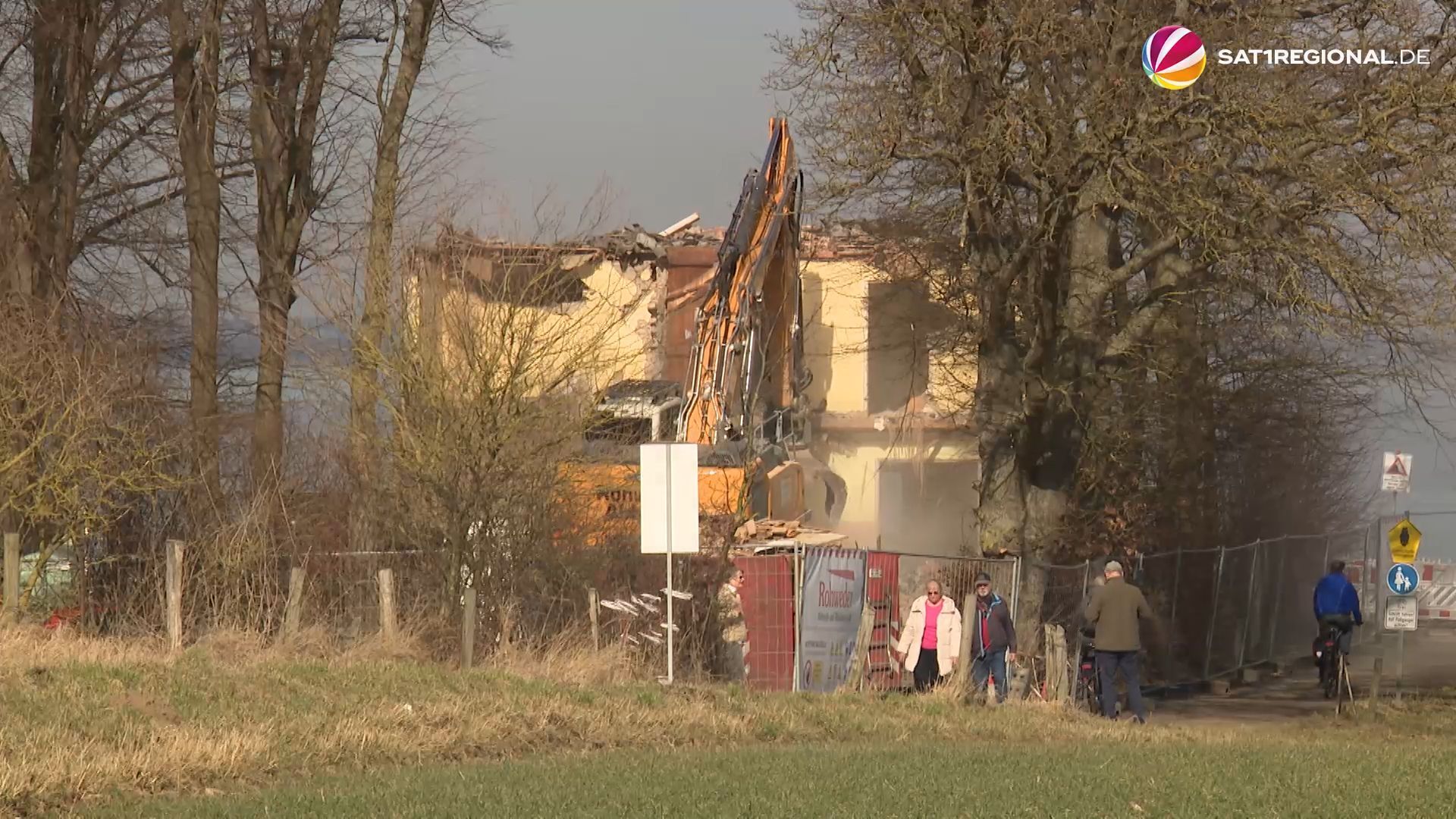 Video: Absturzgefährdetes „Haus Seeblick“ in Travemünde abgerissen