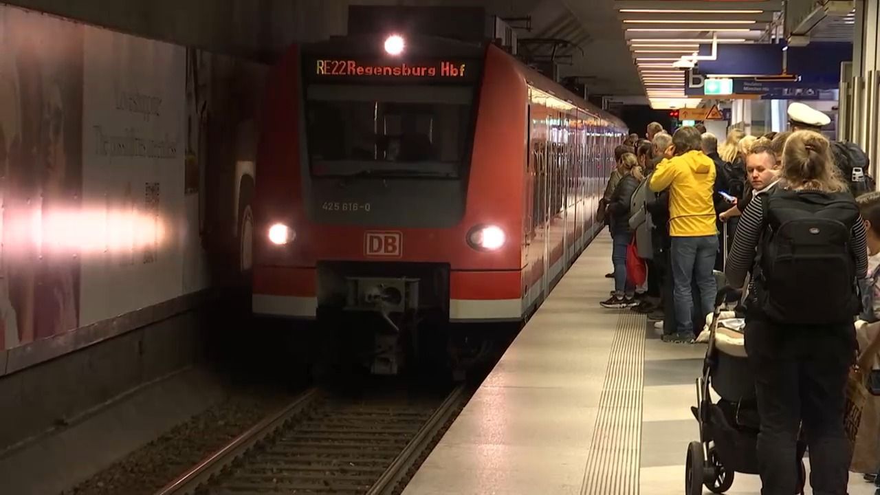 Video: S-Bahn-Ausfall am Flughafen München: Bauarbeiten sorgen für Sperrung