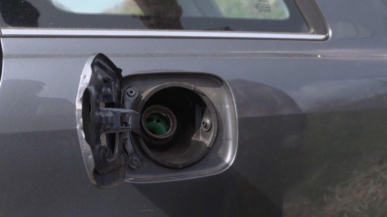 Video: Dreiste Diesel-Diebe: Sprit-Klau auf Pendlerparkplatz in Niederbayern