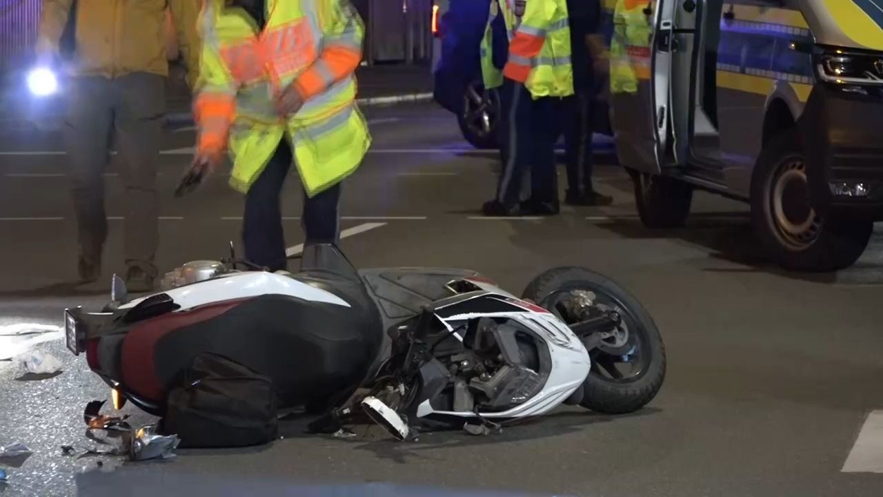 Video: Tödlicher Unfall in Nürnberg: Polizei sucht Zeugen nach Roller-Crash