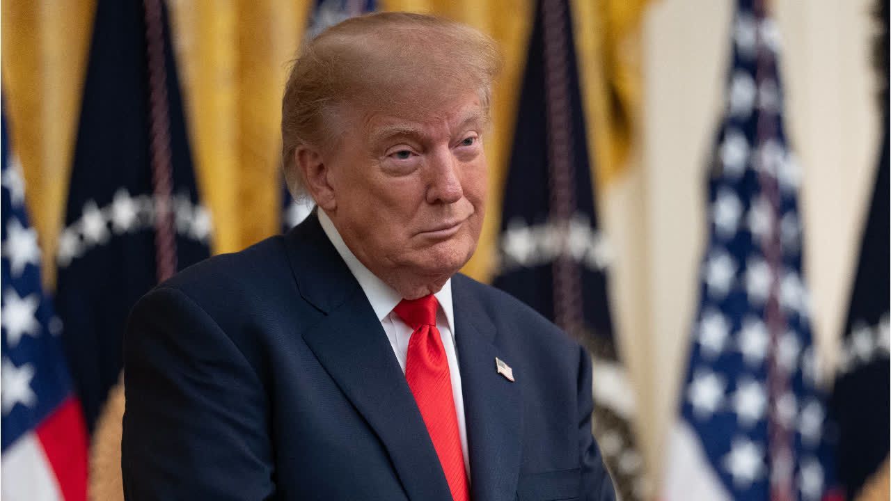Video: Trump bestätigt neue Regierungssprecherin