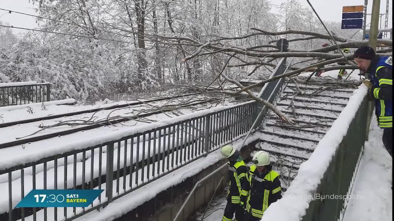 Schnee und Glätte: Unfälle auf Bayerns Straßen