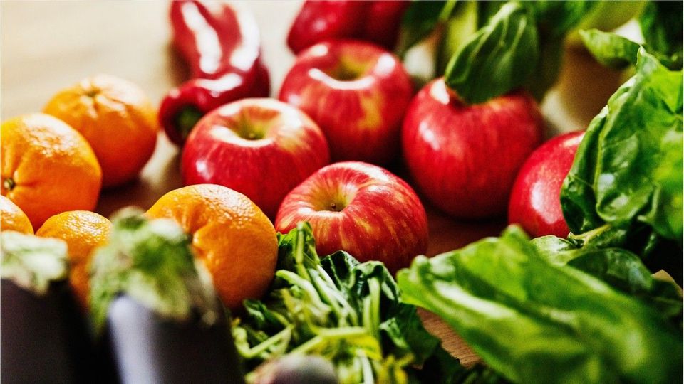 Wie Obst und Gemüse länger halten: 3 Tricks, die du kennen musst