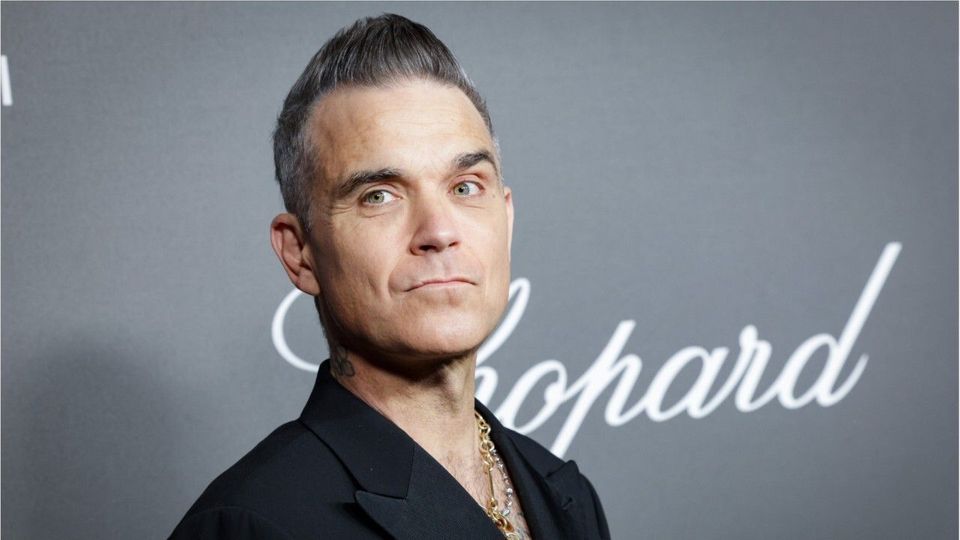 Mit anzüglichem Kommentar: Robbie Williams zeigt Po-Foto
