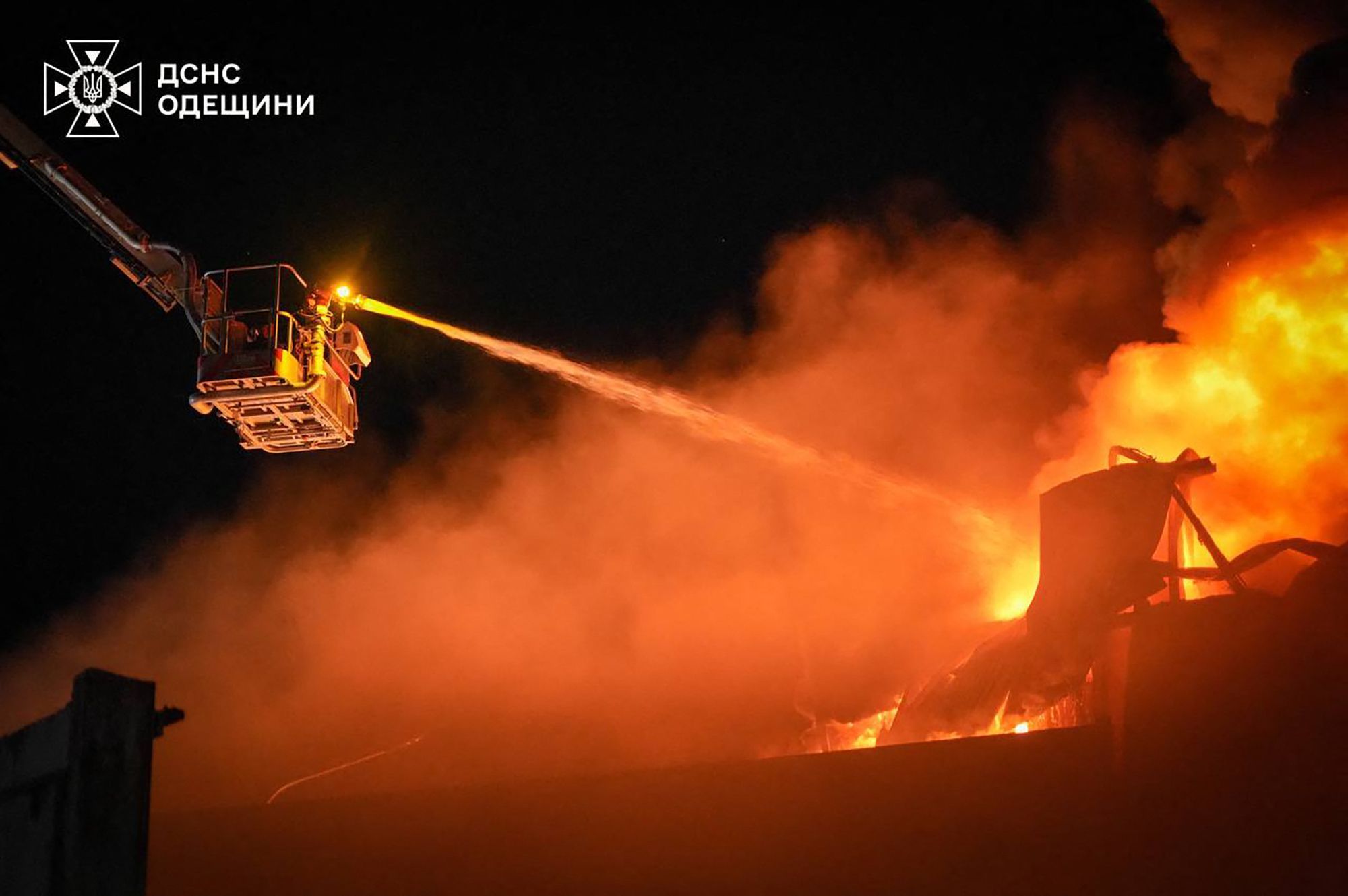 Großbrand: Raketenangriff auf Hafen von Odessa