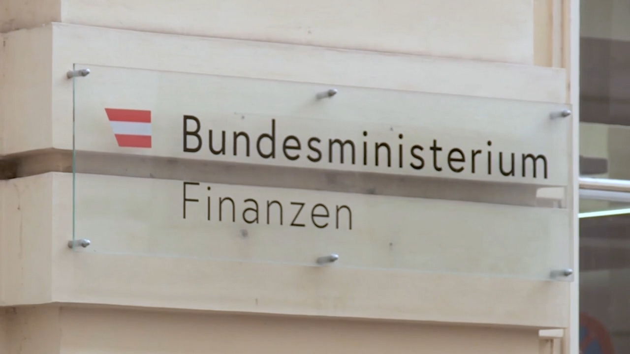 Video: Schulden höher als gedacht: Schuld der Gemeinden?